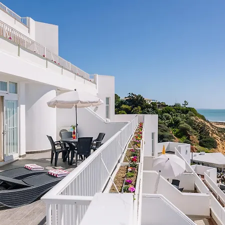 Monicca Collection Suites&resi 4* Αλμπουφέιρα