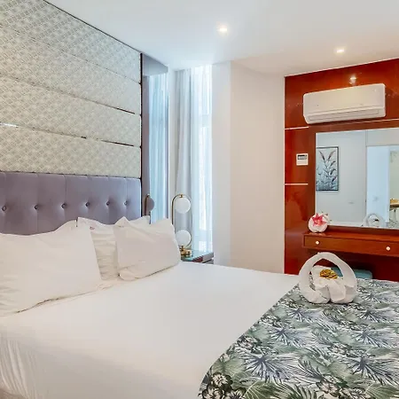 Monicca Collection Suites&resi 4* Αλμπουφέιρα