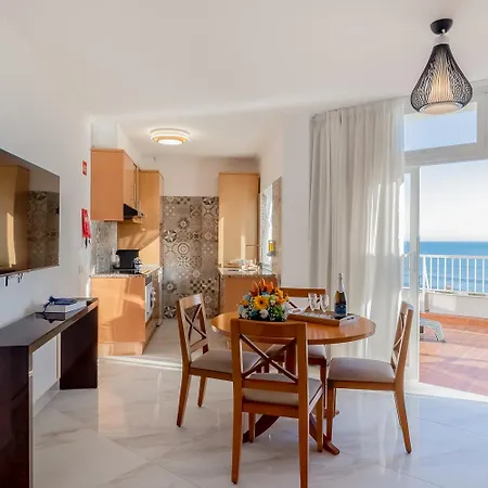 Ξενοδοχείο Monicca Collection Suites&resi 4*