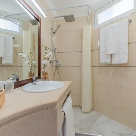 Monicca Collection Suites&resi 4*