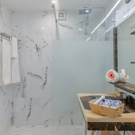 Monicca Collection Suites&resi 4*