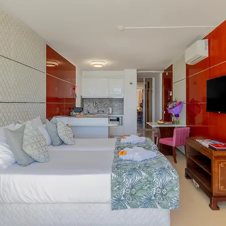 Otel Monicca Collection Suites&resi 4*