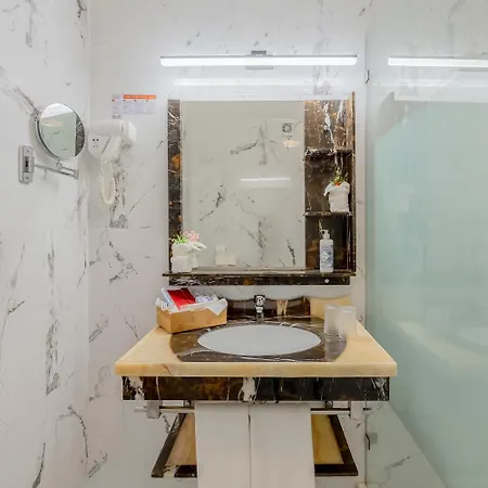 فندق Monicca Collection Suites&resi البوفيرا