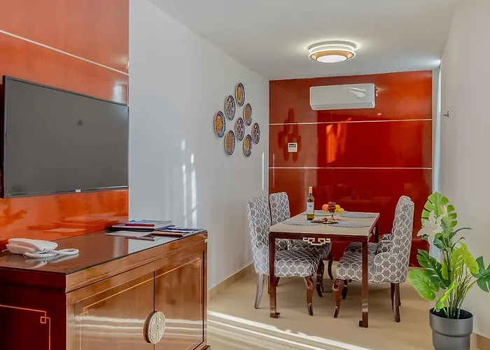 Monicca Collection Suites&resi ホテル 4*