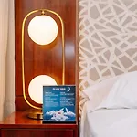 Monicca Collection Suites&resi 4* 알부페이라