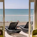Monicca Collection Suites&resi 호텔 알부페이라