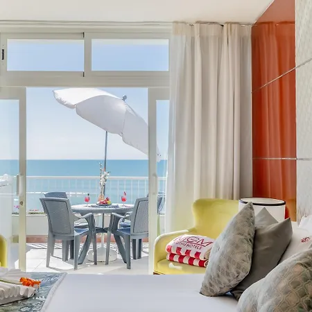 Monicca Collection Suites&resi