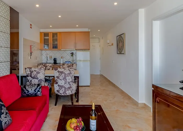 Hotel Monicca Collection Suites&resi