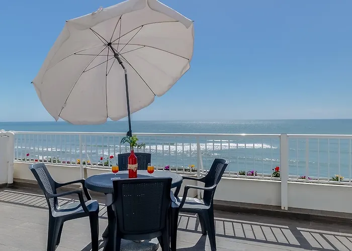Hotel Monicca Collection Suites&resi 4*
