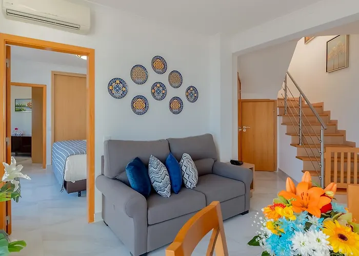 Hotel Monicca Collection Suites&resi